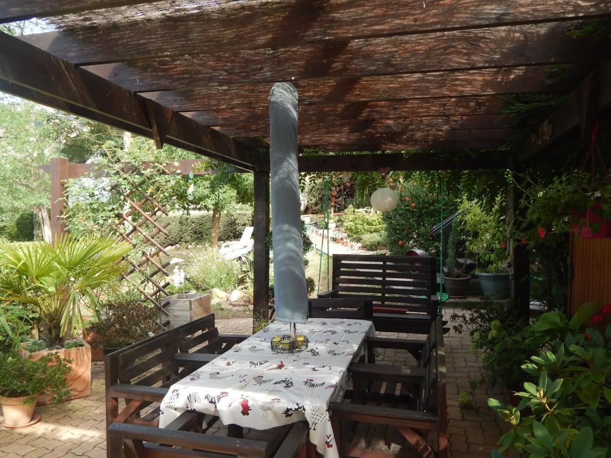 The Petite Chalet Chambre D'Hotes L'Isle-Jourdain  外观 照片