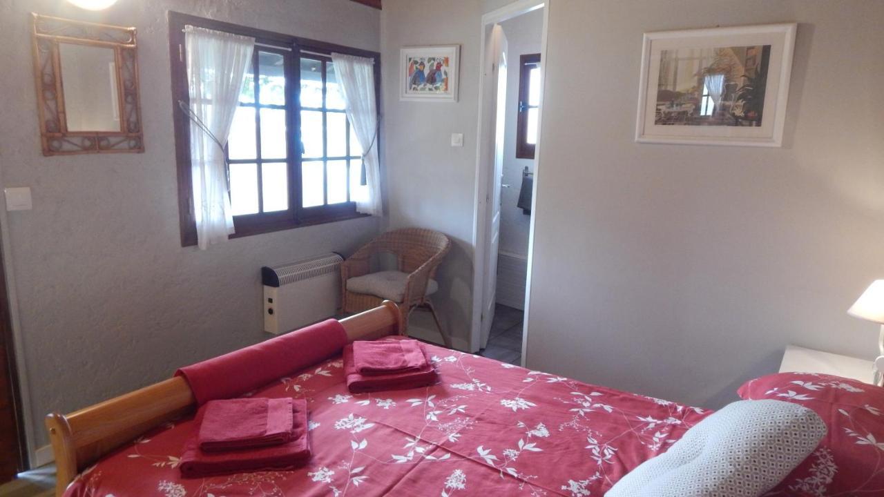 The Petite Chalet Chambre D'Hotes L'Isle-Jourdain  外观 照片