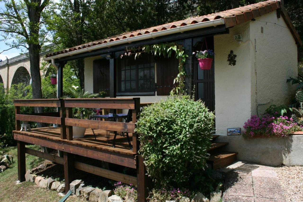 The Petite Chalet Chambre D'Hotes L'Isle-Jourdain  外观 照片